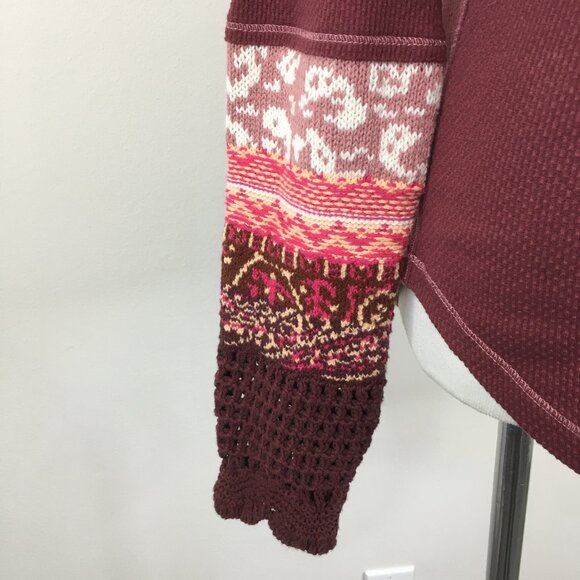 FREE PEOPLE Maroon Multi Color Knit Sleeve Insert Rounded Hem Textured Shirt - Picture 7 of 9